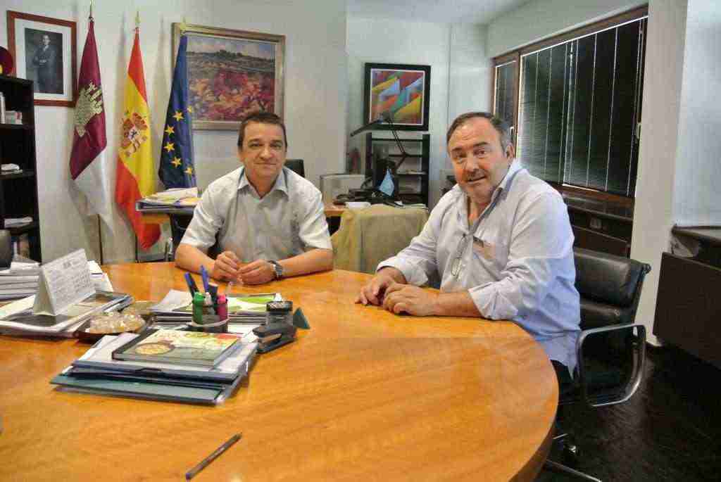 El Gobierno de Castilla-La Mancha y UGT coinciden en el impulso que supone el sector agrario para la creación de empleo en la región