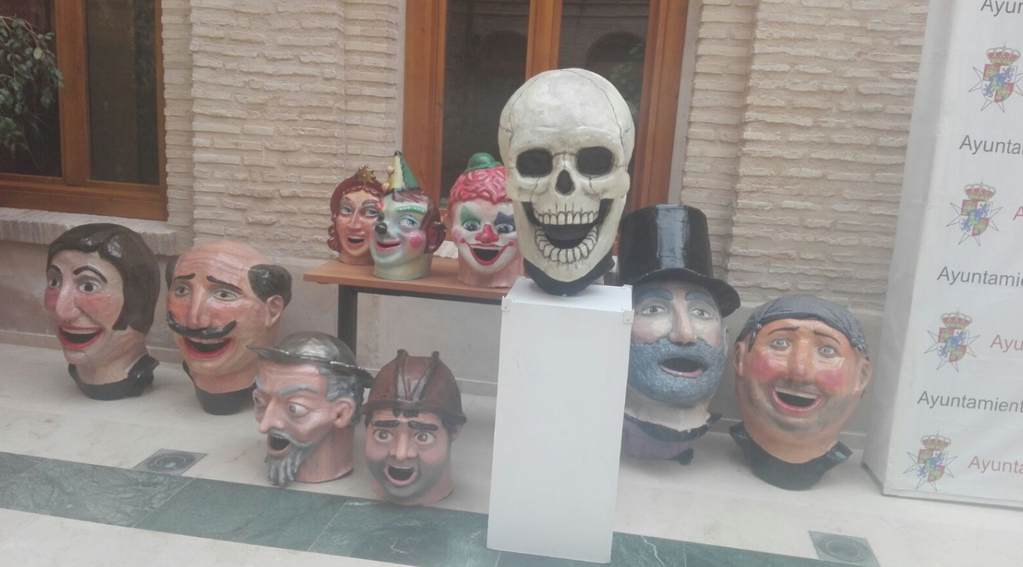 cabezudos listo para carnaval de herencia2017