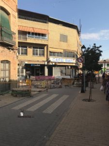 obras avenida y plaza cervantes en herencia fotos dcarrero herencia net 1 225x300 - La nueva Plaza Cervantes de Herencia pronto finalizará sus obras