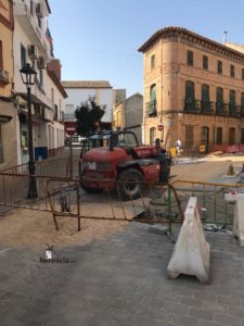 obras avenida y plaza cervantes en herencia fotos dcarrero herencia net 21 225x300 - La nueva Plaza Cervantes de Herencia pronto finalizará sus obras