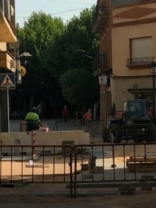 obras avenida y plaza cervantes en herencia fotos dcarrero herencia net 9 225x300 - La nueva Plaza Cervantes de Herencia pronto finalizará sus obras