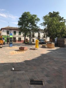 obras avenida y plaza cervantes en herencia fotos dcarrero herencia net 12 225x300 - La nueva Plaza Cervantes de Herencia pronto finalizará sus obras
