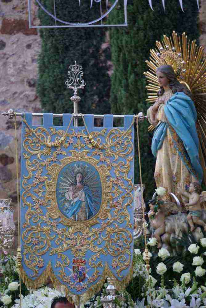 dia de inmaculada concepcion patrona herencia 2 669x1000 - Fotografías de la procesión del día dedicado a María Inmaculada en Herencia