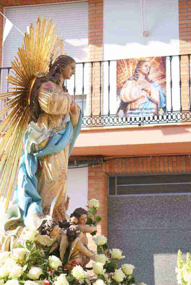 dia de inmaculada concepcion patrona herencia 10 669x1000 - Fotografías de la procesión del día dedicado a María Inmaculada en Herencia