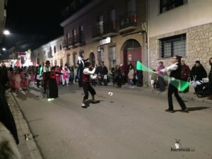 reyes magos 2019 herencia 11 300x225 - Los Reyes Magos de Oriente repartieron ilusión en Herencia