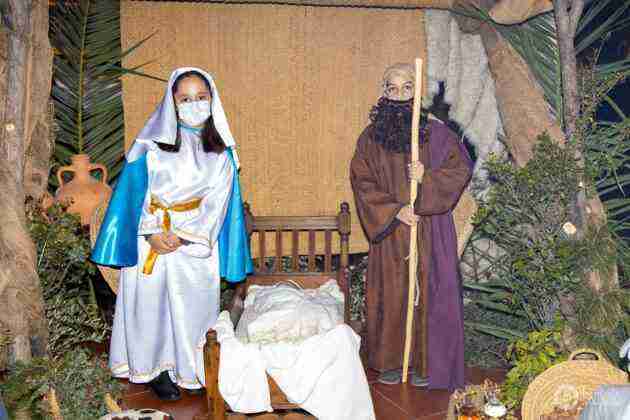 Galería fotográfica del belén viviente y misa de vigilia de Navidad 72