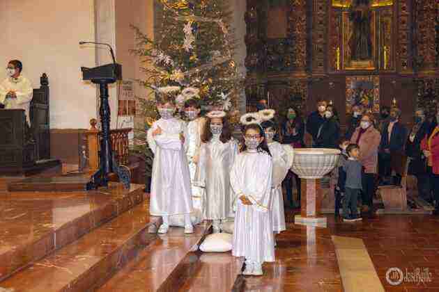 Galería fotográfica del belén viviente y misa de vigilia de Navidad 68