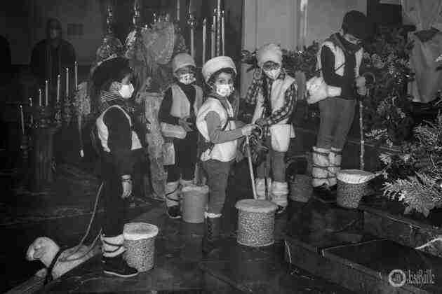Galería fotográfica del belén viviente y misa de vigilia de Navidad 59
