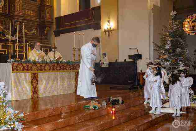 Galería fotográfica del belén viviente y misa de vigilia de Navidad 33