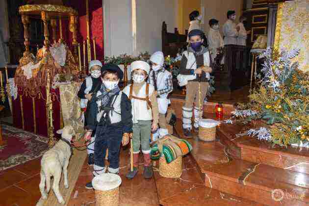 Galería fotográfica del belén viviente y misa de vigilia de Navidad 49