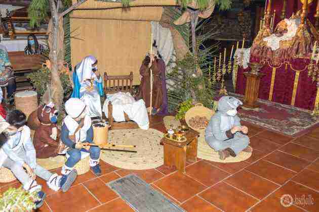Galería fotográfica del belén viviente y misa de vigilia de Navidad 15