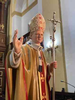 Una talla de san Juan Pablo II es donada a la parroquia de Herencia 5