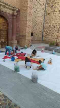 Galería de imágenes de la alfombra Xacobea realizada por la hermandad de Jesús de Medinaceli 6