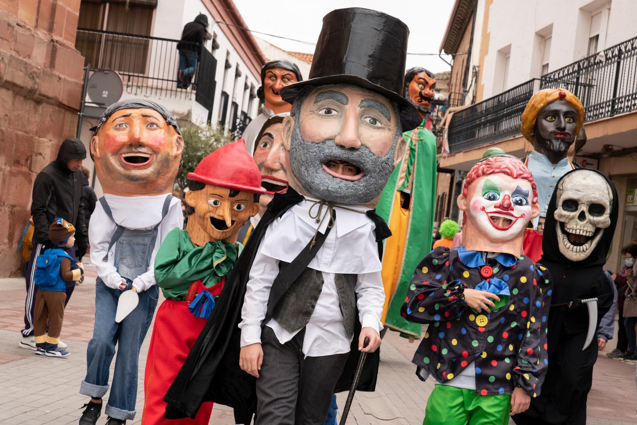 Galería de fotos: pasacalles del viernes del Carnaval de Herencia 2022 72