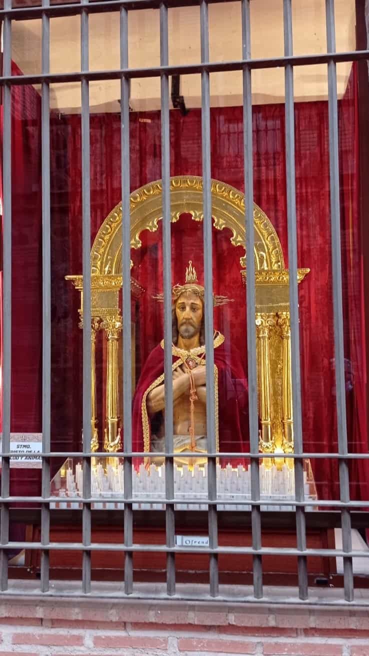 El Cristo de la Salud y las Ánimas preside la nueva capilla de culto de la iglesia conventual de La Merced 7