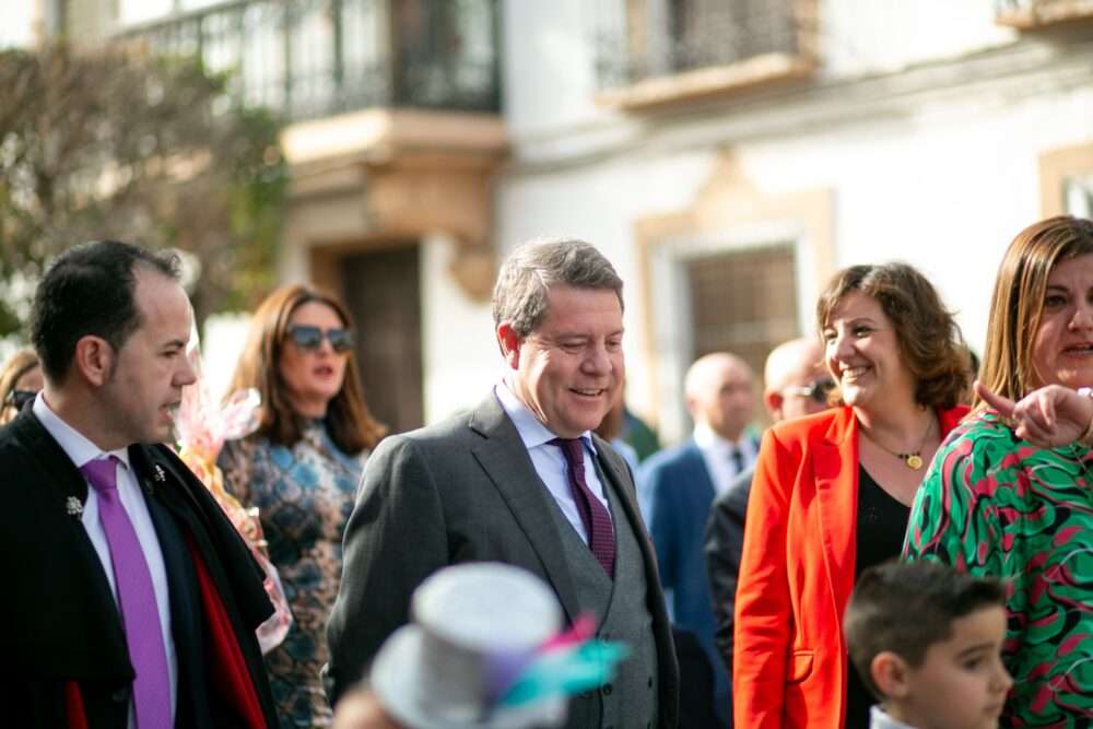 García-Page en el Ofertorio del Carnaval de Herencia 2023 13