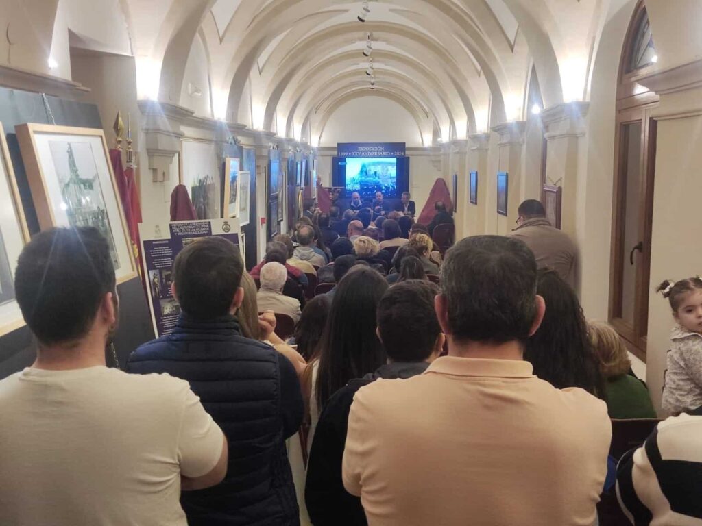 Inauguración de la Exposición «Soledad de María» en Herencia: Un Homenaje al XXV Aniversario de la Hermandad del Santo
