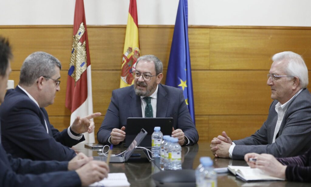 Exitosa reunión de COSITAL con el viceconsejero de Administración Local, Eusebio Robles
