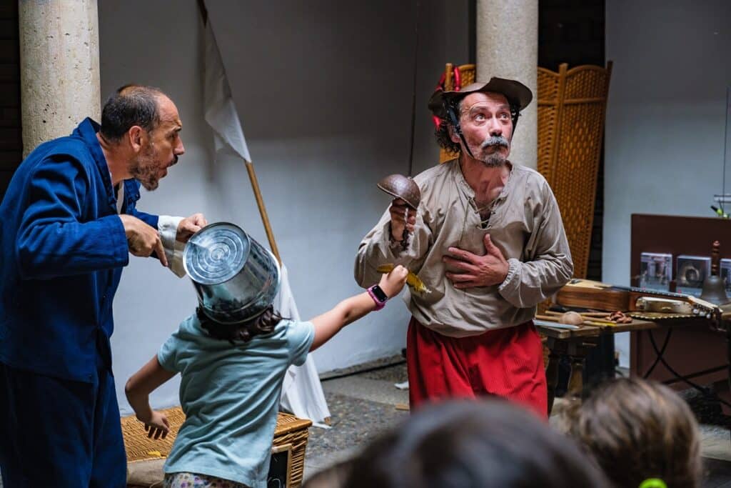 Títeres y actores darán vida a Cervantes en la función del domingo de teatro familiar «Soy caballero»