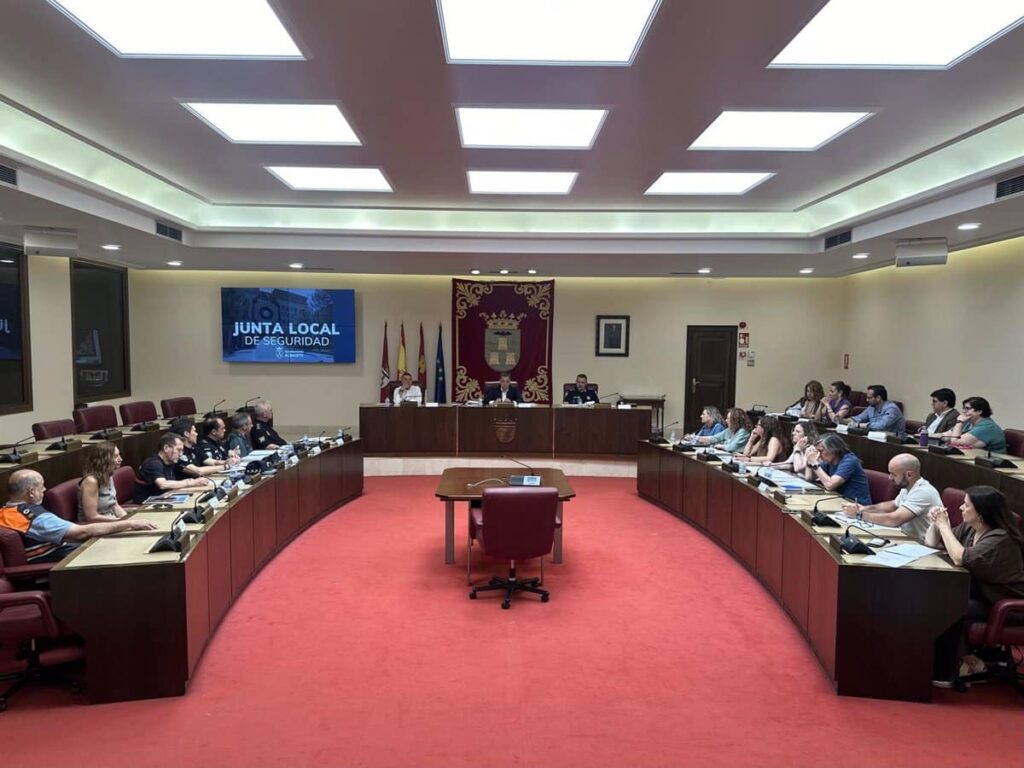 Administraciones se Reúnen en Albacete para Afrontar Reto de Asentamientos