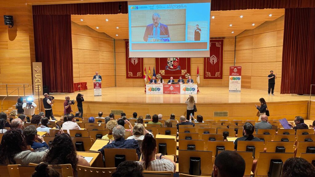 Cañizares anuncia la colaboración del Ayuntamiento de Ciudad Real con la Cátedra Derecho y Discapacidad de la UCLM