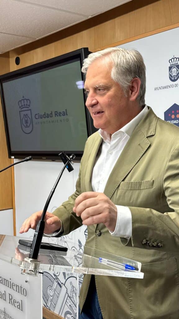 Cañizares denuncia una "pinza sin precedentes" entre Vox y PSOE en el Ayuntamiento de Ciudad Real