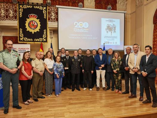 Castilla-La Mancha Resalta Premio Nacional de la Policía por su Vocación de Servicio