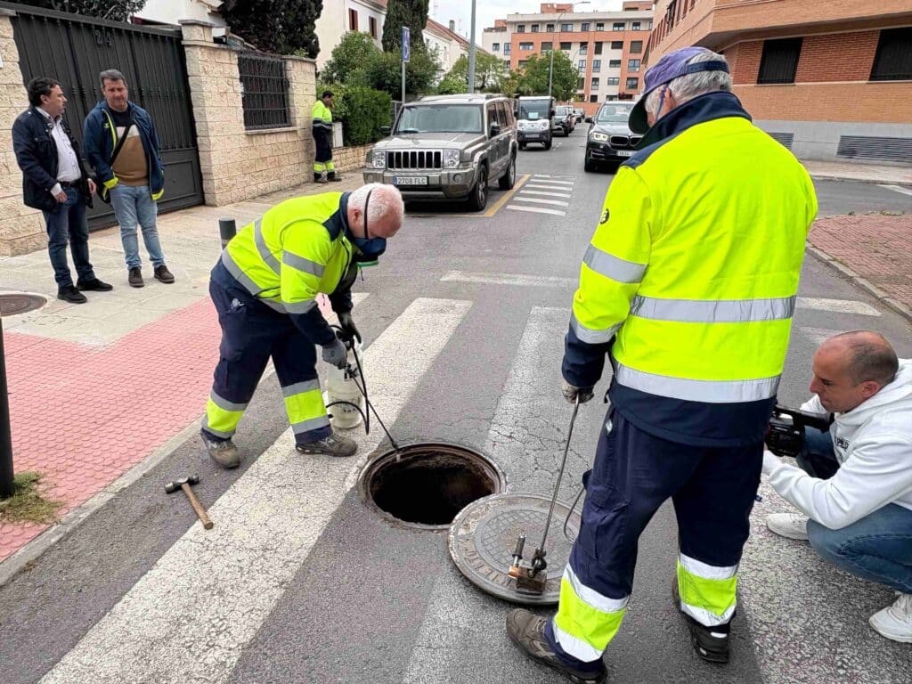 El Ayuntamiento de Ciudad Real intensifica el control de plagas en Puerta de Santa María con tratamientos simultáneos contra roedores y cucarachas