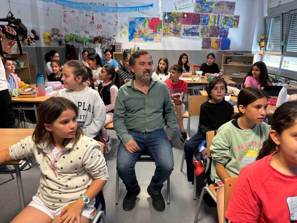 El Colegio Cruz Prado presenta al concejal de Medio Ambiente los detalles del proyecto que van a defender en Villardeciervos