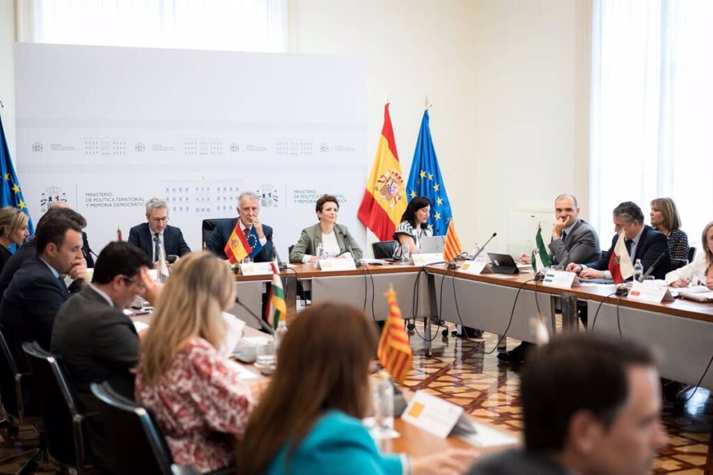 El Gobierno y CCAA del PP No Logran Acuerdo Sobre Orden del Día en Conferencia de Presidentes
