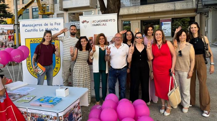 El Programa de Acogimiento Familiar Se Acerca a la Comunidad para Destacar la Necesidad de Hogares para Menores en Riesgo