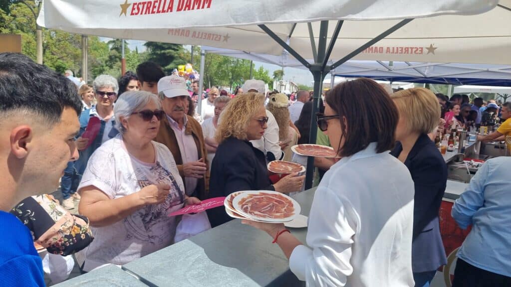 Jamón y vino para brindar por los 130 años de nuestra Feria