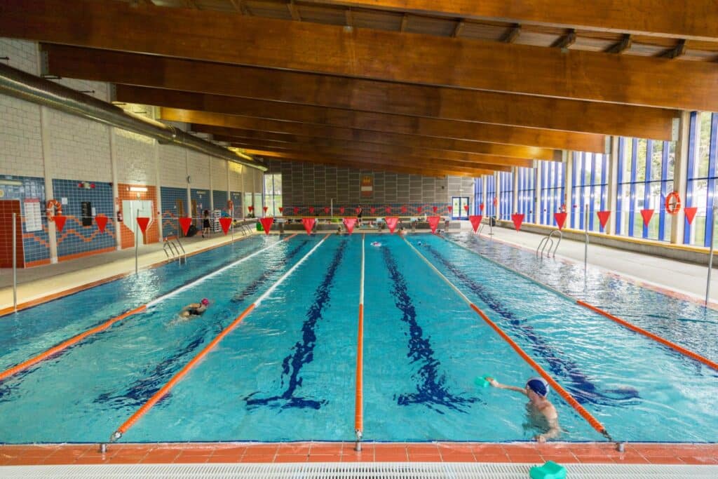 La piscina Modesto Eiroa tendrá nuevo sistema de cloración y serán reparados los vestuarios del campo anexo al Sánchez Menor