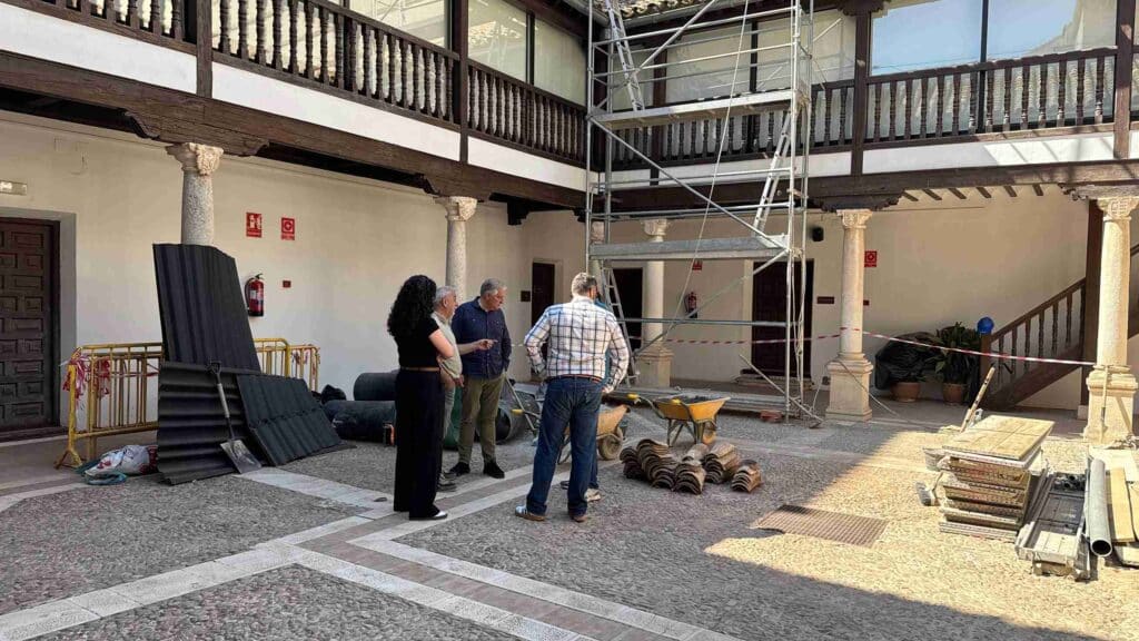 Las obras de adecuación de las cubiertas del López-Villaseñor encaran su última fase