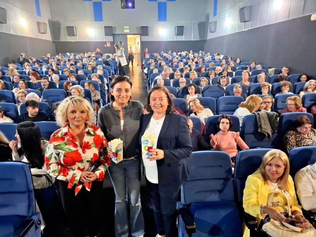 Maternidad, violencia machista y el espíritu emprendedor femenino en la primera proyección de «Los lunes violeta»