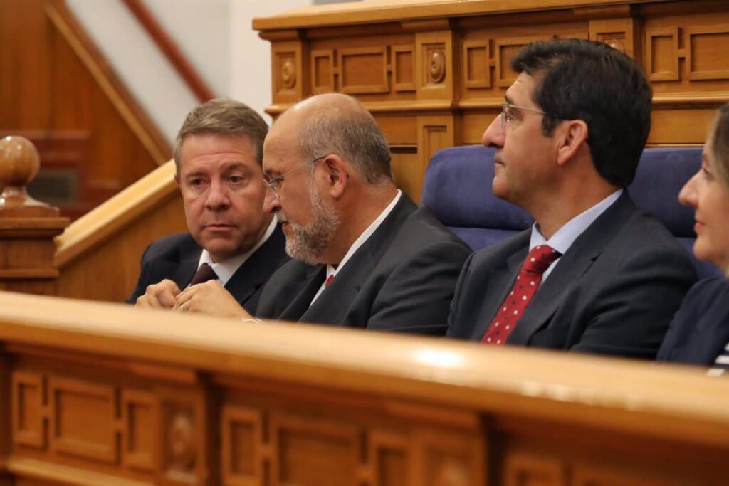 Mayoría de Ciudadanía en C-LM Respalda el Nuevo Estatuto Regional Según Page