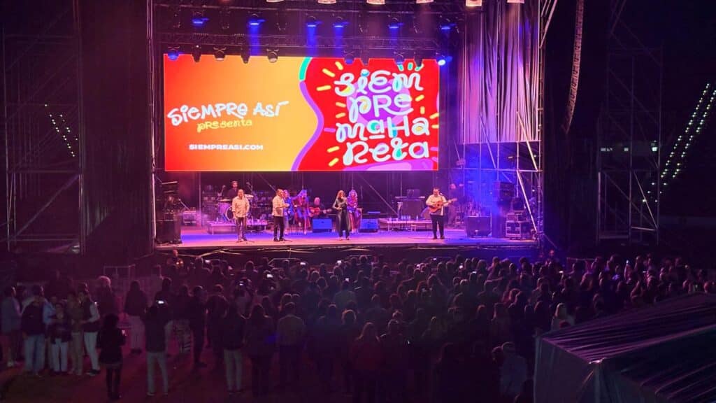 Puertollano despide con éxito rotundo el ciclo de conciertos del 130 aniversario con Siempre Así