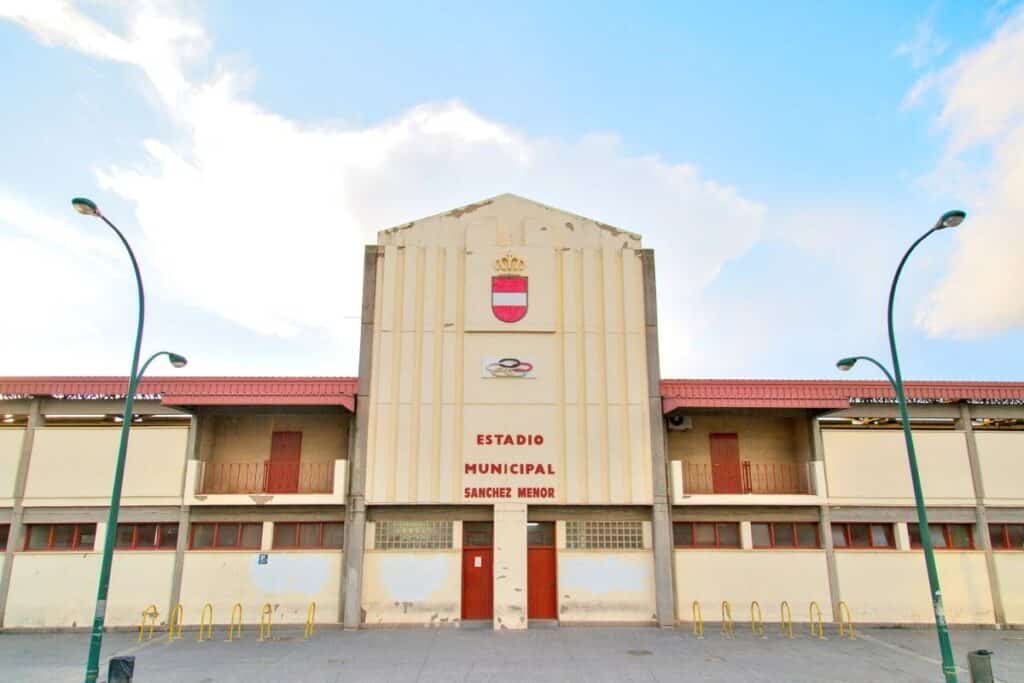 Visto bueno al proyecto de restauración de la fachada del estadio Sánchez Menor