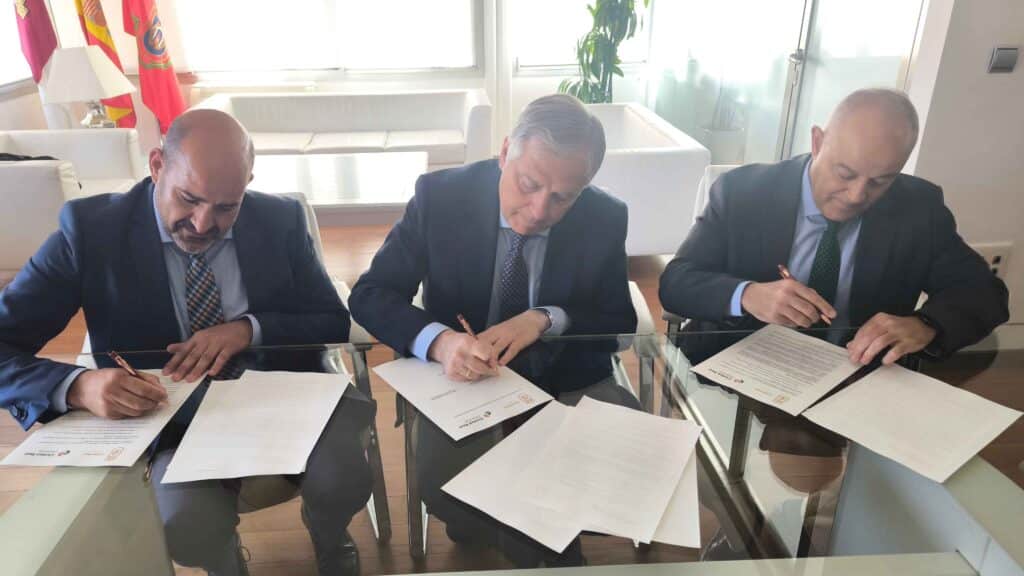 El Ayuntamiento de Ciudad Real y el SCIS firman un convenio para el uso de instalaciones deportivas municipales por parte del personal de emergencias
