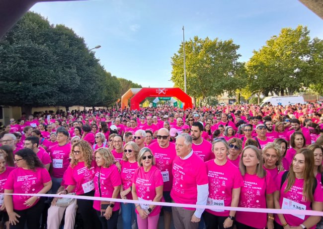 La Carrera Rosa de AMUMA bate records de participación