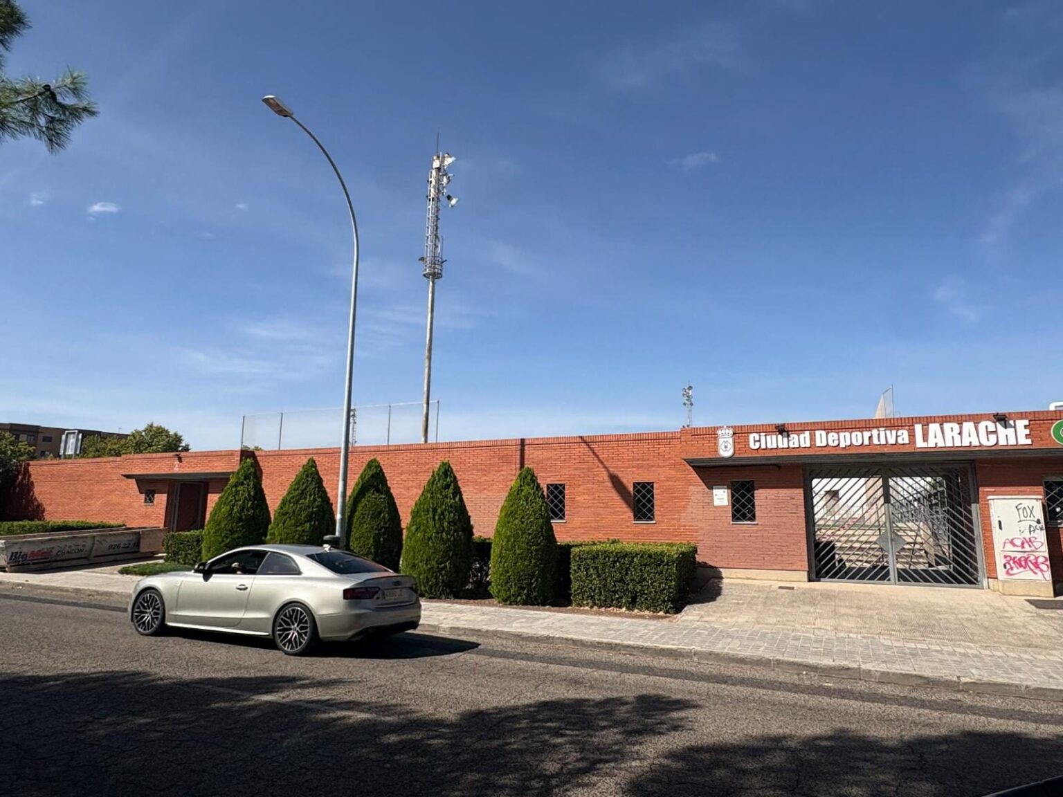 La Ciudad Deportiva de Larache renueva de forma integral sus vestuarios con una inversión de 133.000 euros