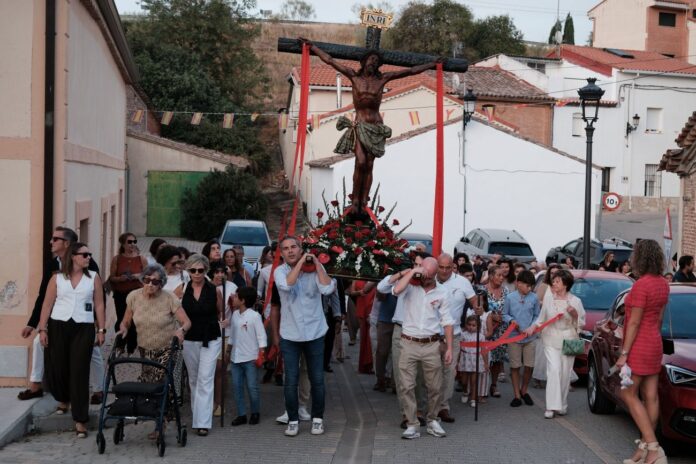 Quer Revive una Tradición Centenaria en el Día del Cristo de la Misericordia: Celebración y Devoción