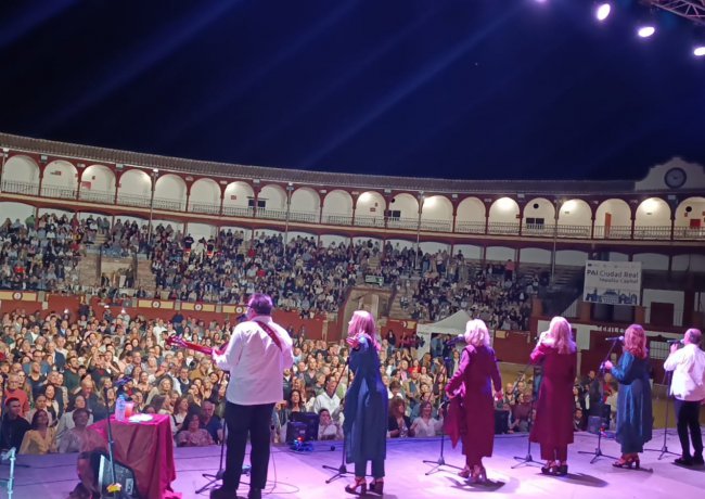 Cerca de 4.500 personas disfrutaron del concierto de Siempre Así en la plaza de toros de Ciudad Real