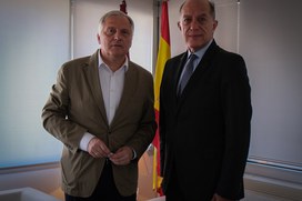 Cañizares recibe al cónsul general de Perú en España para reforzar los vínculos con la comunidad peruana