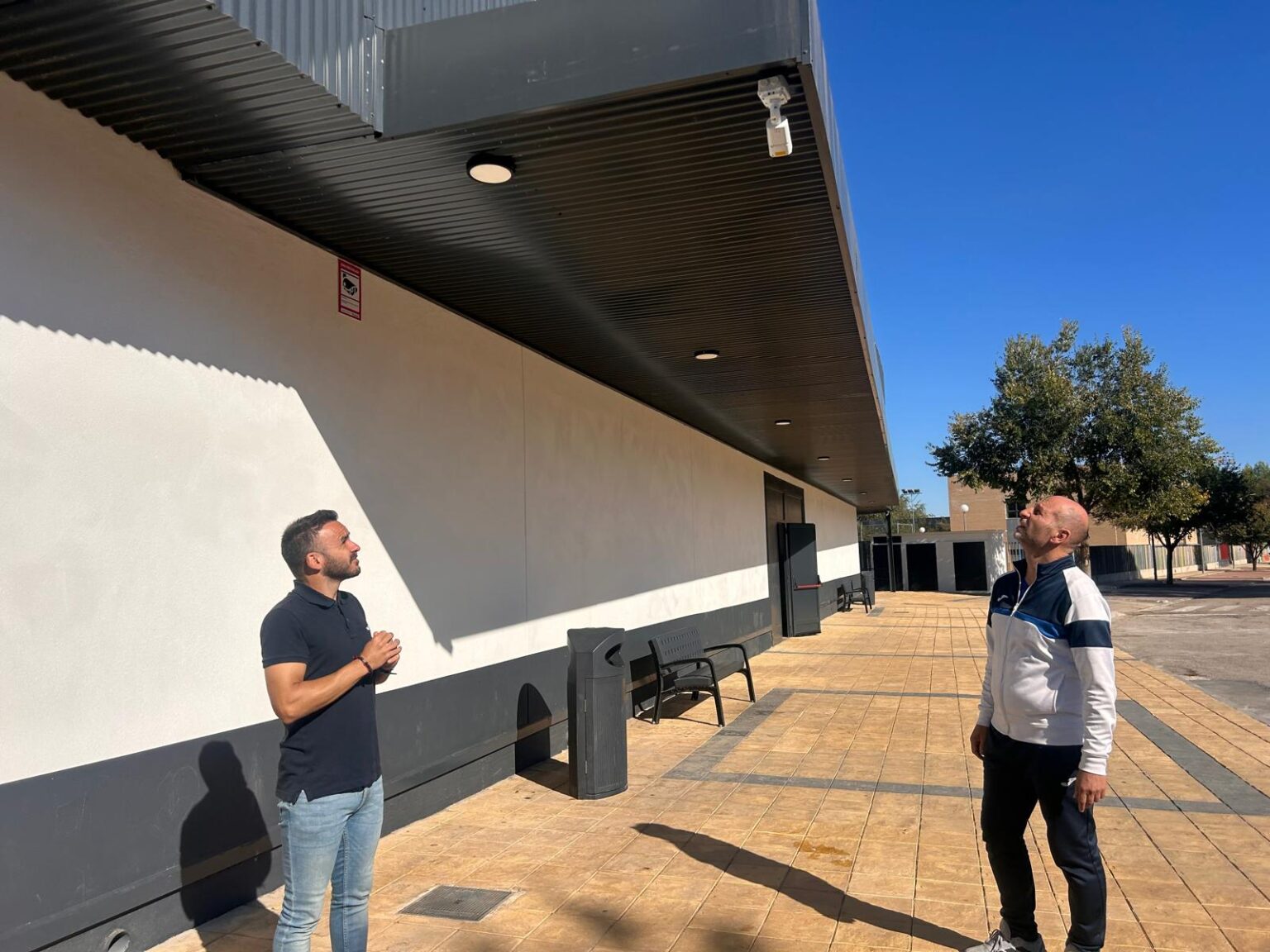 Herencia instala tres nuevas cámaras de videovigilancia en el Pabellón Municipal